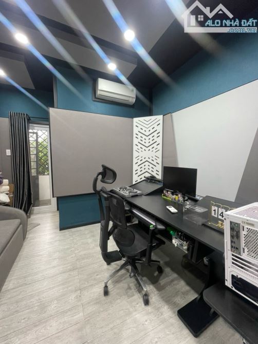 BÁN NHÀ HẺM 60 LÂM VĂN BỀN, TÂN KIỂNG - 2 TẦNG - XE Ô TÔ NGỦ TRONG NHÀ - 12