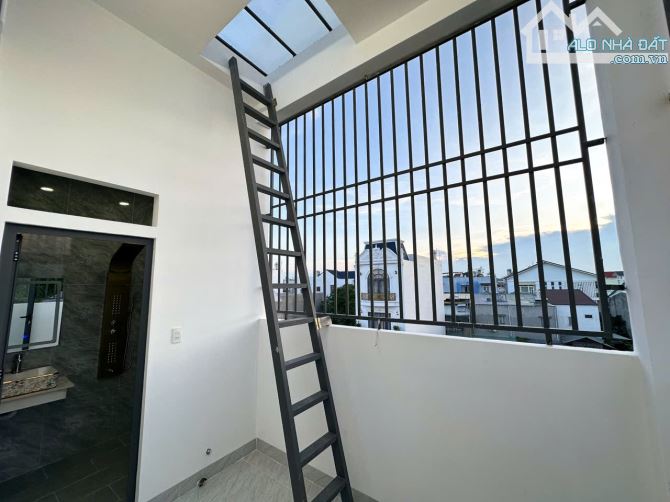 CHỦ GỞI BÁN NHÀ 1 TRỆT 3 LẦU (GÓC 2 MẶT TIỀN) KDC HOÀNG MINH CHÁNH P. HOÁ AN - 18