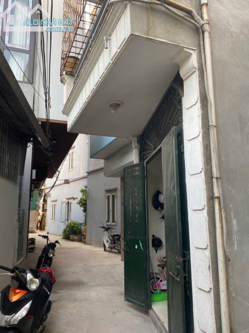 CHÍNH CHỦ CẦN BÁN NHÀ 4 TẦNG ĐẸP KHU TẬP THỂ ĐK, YÊN VIÊN, GIA LÂM - GIÁ: 4TỶ - DT: 38M2
