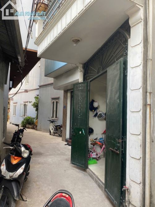 CHÍNH CHỦ CẦN BÁN NHÀ 4 TẦNG ĐẸP KHU TẬP THỂ ĐK, YÊN VIÊN, GIA LÂM - GIÁ: 4TỶ - DT: 38M2 - 1