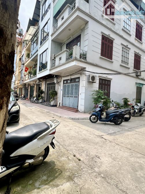 Bán nhà Gia Quất 4 tầng 55m vỉa hè oto tránh giá hơn 12 tỷ - 2