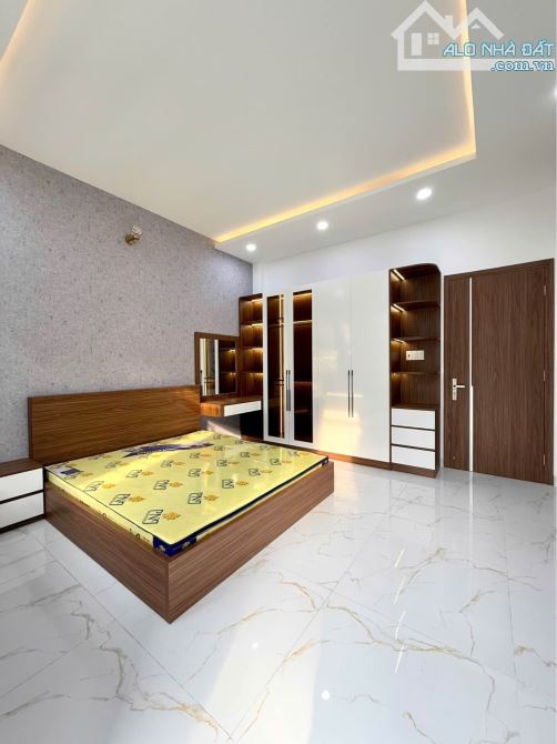 NHÀ ĐẸP GÓC 2 MẶT TIỀN BÁN NHÀ NGUYỄN DU 67M² – 1 TRỆT 2 LẦU – 4PN - 2