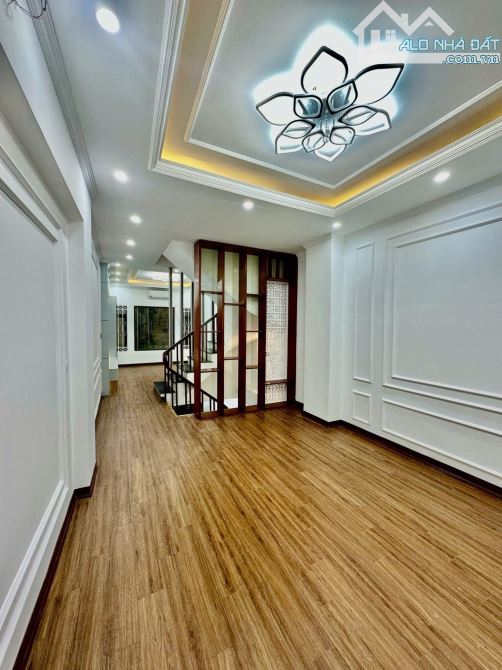 Bán nhà Tô Vĩnh Diện – Lô góc, ô tô vào tận nhà, kinh doanh cực tốt – Giá 13 tỷ - 2