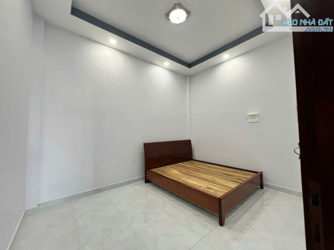 Bán nhà mặt tiền HOÀNG VIỆT P5 gần Lý Thường Kiệt hơn. - 2
