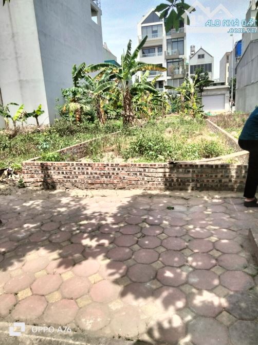 Bán đất Gia Lâm đường Dương Quảng dt 54,2m, Mt 5,82m, lô góc, trước đất ô tô tránh, chỉ 3, - 2