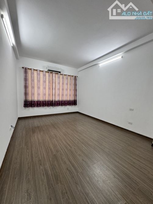 BÁN NHÀ NGỌC THUỴ 3 TẦNG – Ô TÔ ĐỖ CỬA-MẶT NGÕ THÔNG- GIÁ CHỈ HƠN 4TỶ - 2