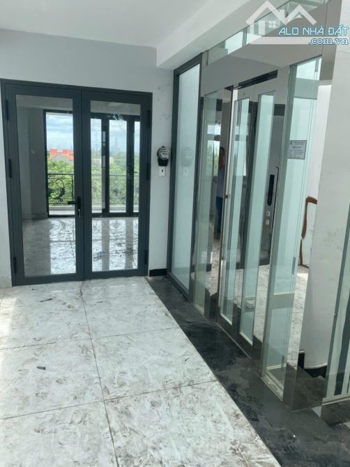 Bán nhà mặt tiền đường 66 Cát Lái Quận 2 giá 13,5 tỷ - 2