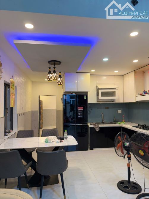 Bán Nhà Lửng Đúc, kiệt lớn sát biển Nguyễn Tất Thành. 70m2 đất - 2