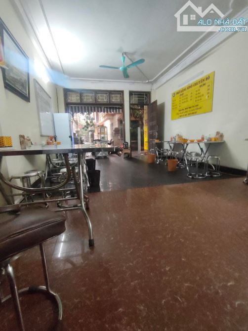 BÁN NHÀ PHỐ VŨ HỮU. Ô TÔ TRÁNH . DT 108 M. NHÀ 4 TẦNG . GIÁ 21,5 TỶ. NGAY NGÃ BA - 2
