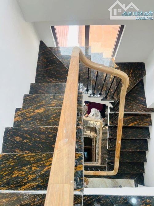 BÁN NHÀ PHỐ -NGUYỄN CHÍ THANH - DT80 7 8 27.6TỈ - 3