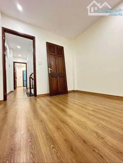 Nhà Biên Giang 5Tx32m2 Ô tô qua nhà  gần Quốc Lộ 6  chỉ 3 tỷ, Bãi gửi ô tô ngay trước cửa - 2