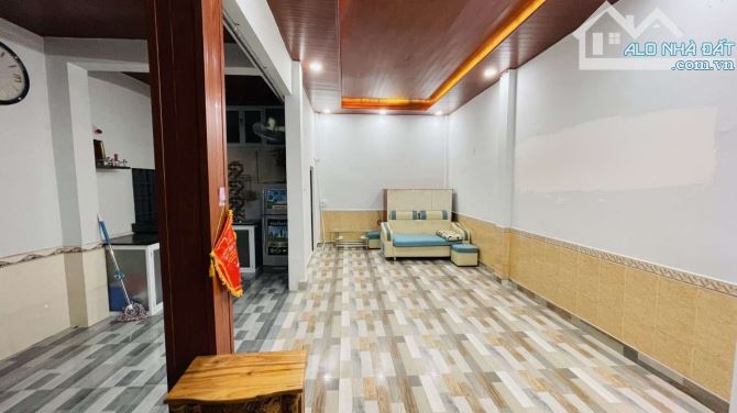 Q7 xe hơi ngủ nhà 50M² chỉ  5.26T - 2