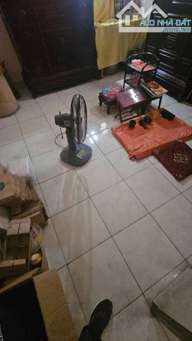 Bán nhà cũ 4 tầng phố Hào Nam 40m2, giá 8 tỷ 6 - 2