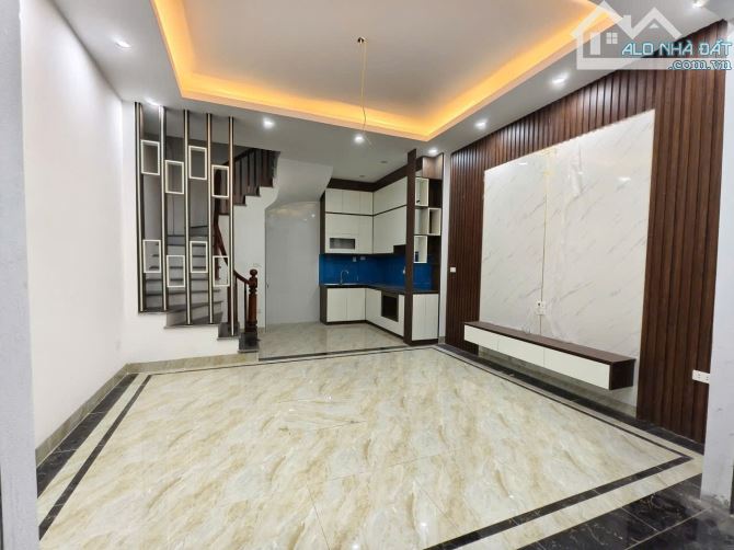 BÁN NHÀ 5 TẦNG .30 M PHỐ XỐM OTO ĐỖ CỬA GIÁ 5X TỶ - 2