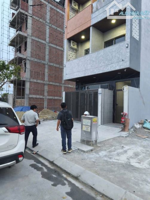 BÁN TÒA NHÀ CĂN HỘ 6 TẦNG 17 PHÒNG DÒNG TIỀN TỐT FPT CITY – KHU LÀNG ĐẠI HỌC - 2
