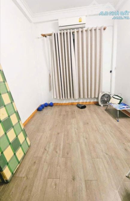 HƠN 3TỶ - 22m2 - 4 TẦNG - 3 NGỦ - SỔ RIÊNG - TRƯỚC NHÀ RỘNG 2M - MẤY BƯỚC RA MẶT PHỐ - 2
