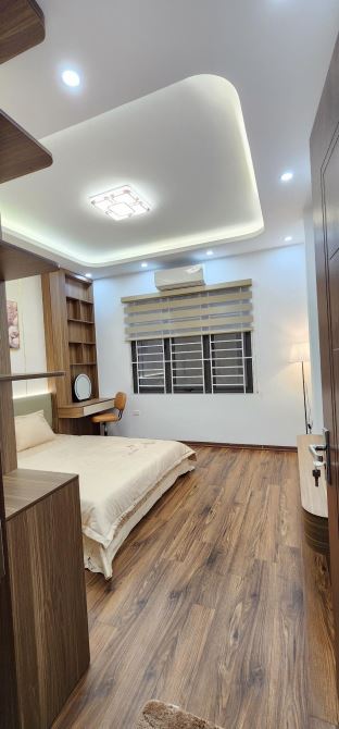 Bán nhà mới tinh, full nội thất, nhiều tiện ích, ở sướng đường Hoàng Mai - 2