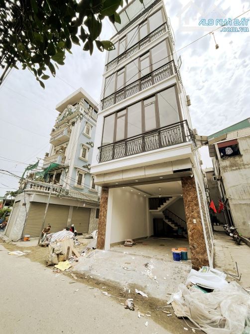 CẦN BÁN NHÀ BÁT KHỐI,CỰ KHỐI LONG BIÊN,KINH DOANH,THANG MÁY LÔ GÓC DT*51m GIÁ 11,2TỶ - 2