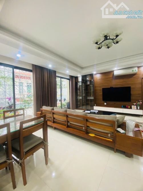 Nhà 5 tầng thang máy phố Võ Chí Công, Tây Hồ, ô tô qua nhà, 42m, mặt tiền gần 5m, 11 tỷ - 2