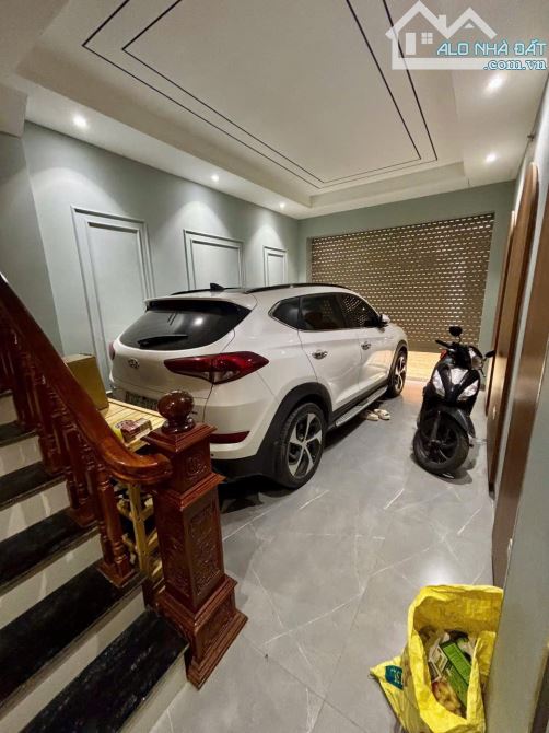 Nhà đẹp nội thất xịn ô tô vào nhà ngõ Phố Lý Sơn DT 48m2 . Giá 12.5 tỷ - 2