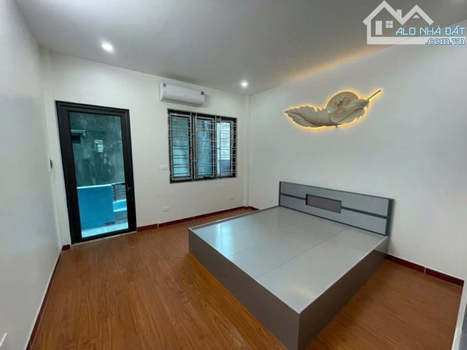 Bán nhà riêng đẹp tại Hoàng Mai, ngõ ba gác, 7,15 tỷ, 43m2, 4PN, 3WC - 2