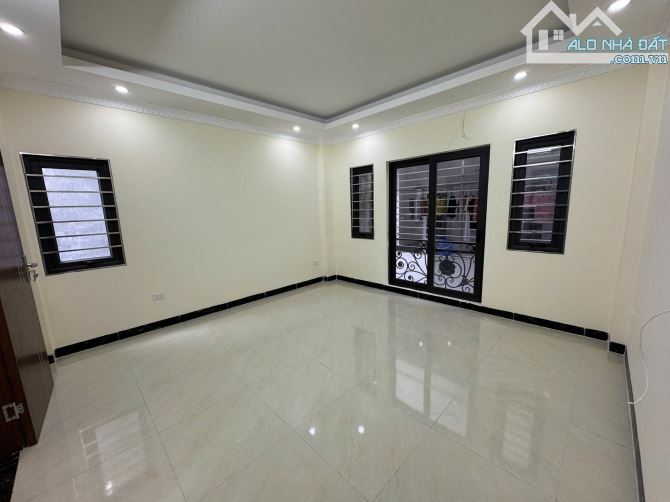 Bán nhà  Văn Quán Ô tô tránh gần phân lô cán bộ DT38m2 Giá nhỉnh 7tỷ, - 2