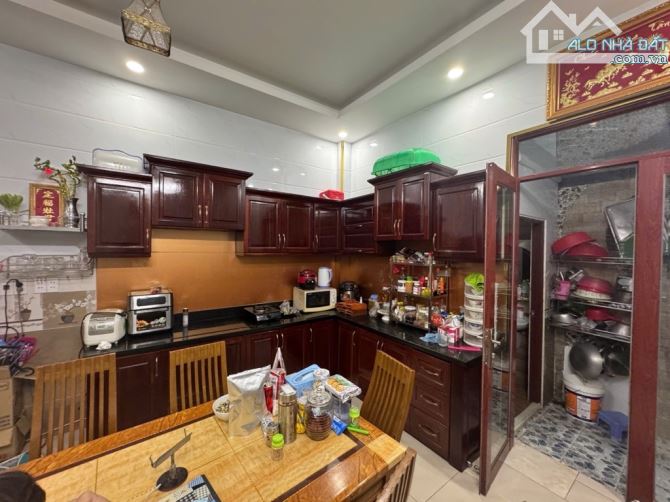 BÁN NHÀ MT HẺM 8M KD LÊ VĂN QUỚI - BÌNH TÂN- 70M2 - 4 TẦNG -NHỈNH 9 TỶ - 2