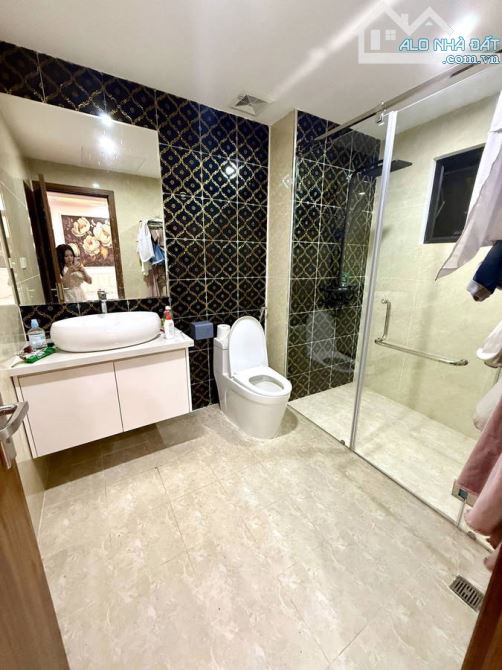 SIÊU PHẨM TÂY SƠN 31M CHỈ 9.7 TỶ- NHÀ ĐẸP Ở NGAY – Ô TÔ LÙI CỔNG - TẶNG FULL NỘI THẤT - 2