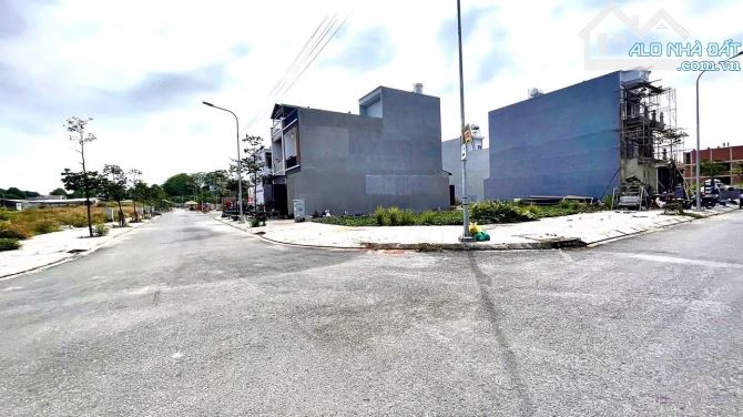 Bán Gấp Lô Đất Chính Chủ 100m2 Sổ Riêng Thổ Cư 100% Ngay KDC  Bửu Long - 2