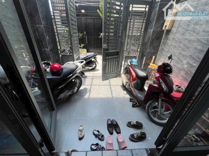 NHÀ 3 TẦNG THỊ TRẤN NHÀ BÈ HẺM 1716 - 5tỷ090 - 2