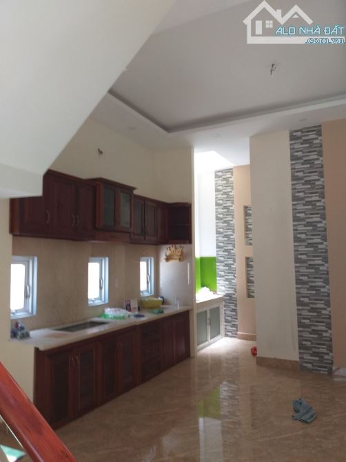 Bán nhà dt 120 m2 gần DTQD HXH 6m thông , giá nhỉnh 10 tỷ Nguyễn Vân Lượng - 2