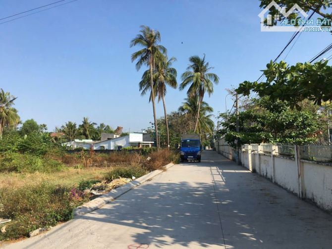 Bán nhanh 2100m2 full thổ cư hẻm xe hơi đường Long Thuận Long Phước giá đầu tư 38 triệu/m2 - 2