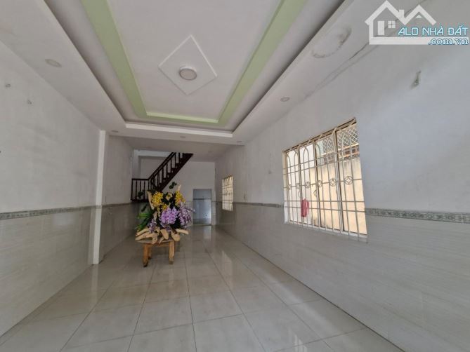 Hiếm, Nhà 2 tầng 100m2, ngang 5m, ngay trường THCS Hoa Lư, TP Thủ Đức (Q9 cũ) - 2