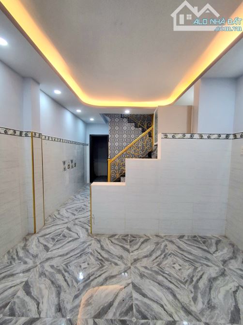 Bán Nhà 4x10m – Nhà đẹp P. Tân Sơn Nhì,T.Phú, BTCT 2 tầng, 3PN, giá dưới 4 tỷ - 1