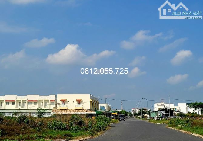 Bán gấp nhà 1 trệt 1 lửng diện tích sử dụng  65m2 cách KCN Phước Đông 600m - 2