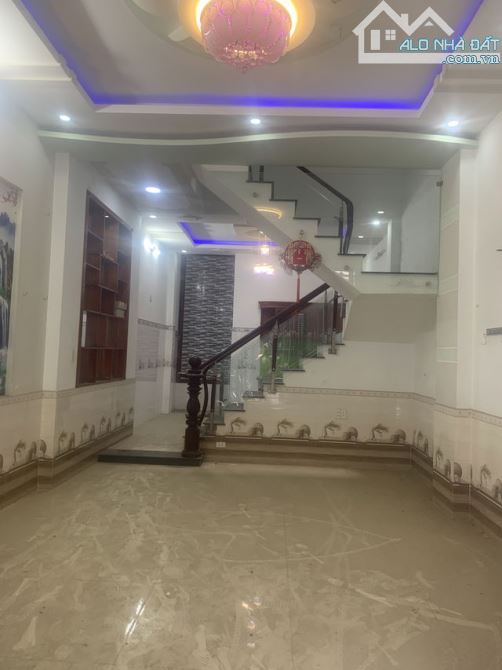 Nhà 2 mặt tiền đường Đông Hưng Thuận - 96m² - trệt lầu - gần chợ - sổ riêng - 2