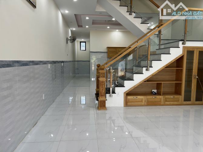 Cần bán nhà 2 tỷ 970 triệu thuộc phường Long Hương, Thành Phố Bà Rịa Vũng Tàu - 2