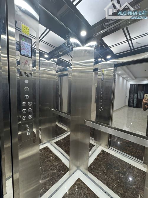 Nhà 40m2 Ngay Cổng Trường Tiểu Học – View Cổ Linh - 2
