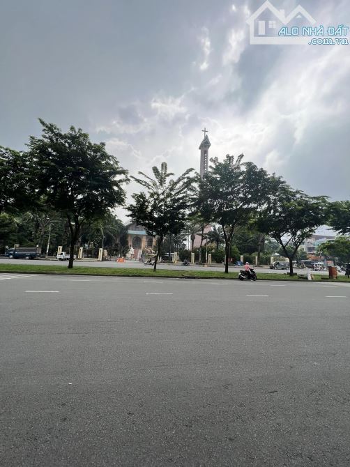 Bán gấp nhà có thang máy MTKD đường Vành Đai Trong khu Tên Lửa 5x20m 3 lầu giá 24 tỷ - 2
