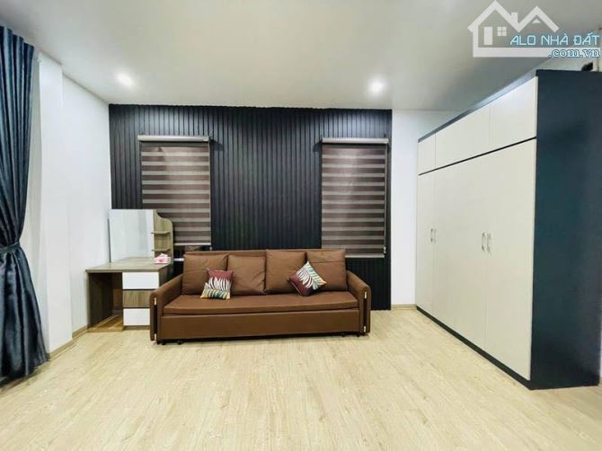 Hoa hậu mặt phố Lê Lợi - Hà Đông - 42m2 - 5 tầng - 9,5 tỷ- vị trí đắc địa kinh doanh tốt - 2