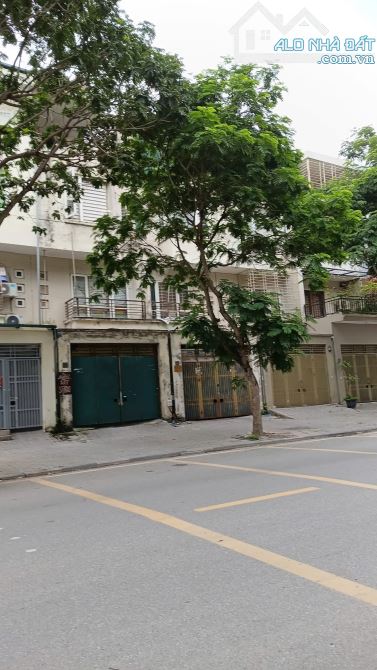 bán liền kề trục kinh doanh KĐT Văn Phú 95m2, mt 5m giá 23 tỷ - 2