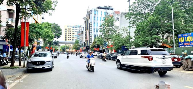 Cần bán nhà 3 tầng phân lô. Nguyễn Văn Lộc Mỗ Lao - 2