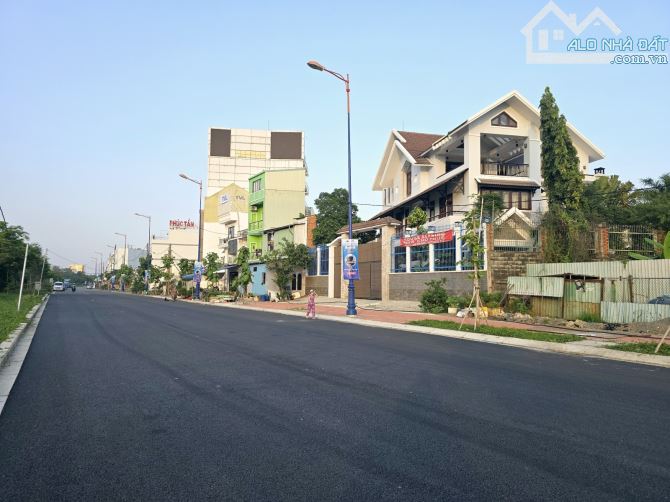 Bán nhà mặt tiền Xa lộ Hà Nội, 96m2, ngang 6,6m, ngay ga metro, Phước Long A, Q9 - 2