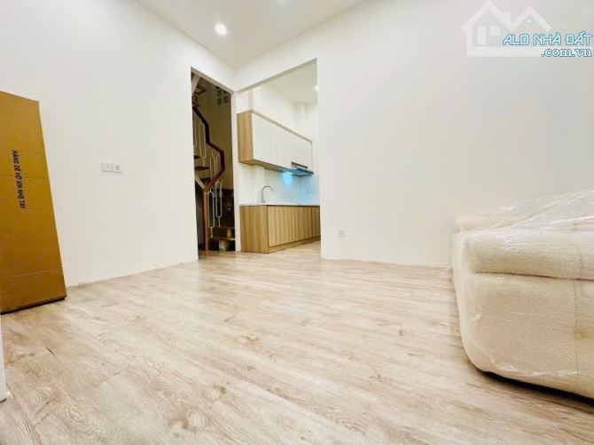 BÁN NHÀ HẺM GẦN KHU CHẾ XUẤT, QUẬN 7, 35M², 2 TẦNG, 3PN, GIÁ 3.6 TỶ - 2