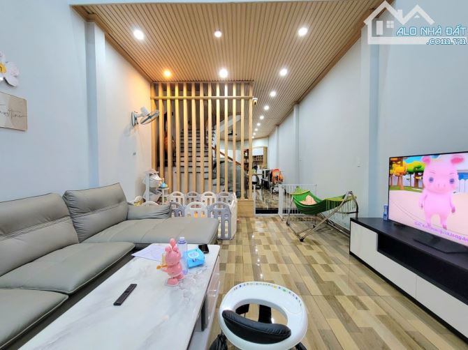 Bán nhà mặt tiền Tân Thắng, khu Celedon Tân Phú,4x20m, 16 tỷ - 2