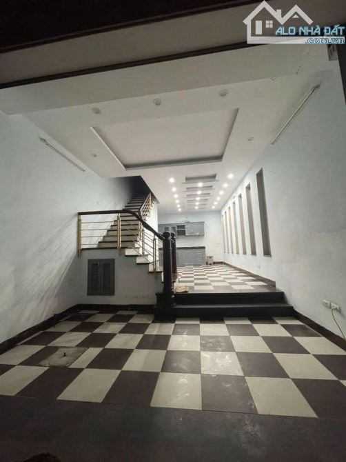 Cho thuê nhà ở Nguyễn Hoàng TÔN 5 TẦNG, FULL ĐỒ,oto đỗ cách nhà 5m - 2