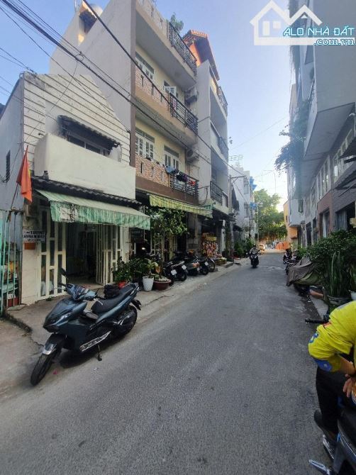 VỊ TRÍ CỰC VIP LÊ VĂN DUYỆT- HẺM XE TẢI - 3 TẦNG - KHU KINH DOANH - 28M2 - GIÁ 4.8 TỶ - 2
