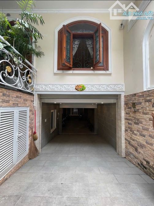BIỆT THỰ SÂN VƯỜN HỒ BIỂU CHÁNH 233M2 NỞ HẬU  5 TẦNG THANG MÁY  - HẦM Ô TÔ - 2