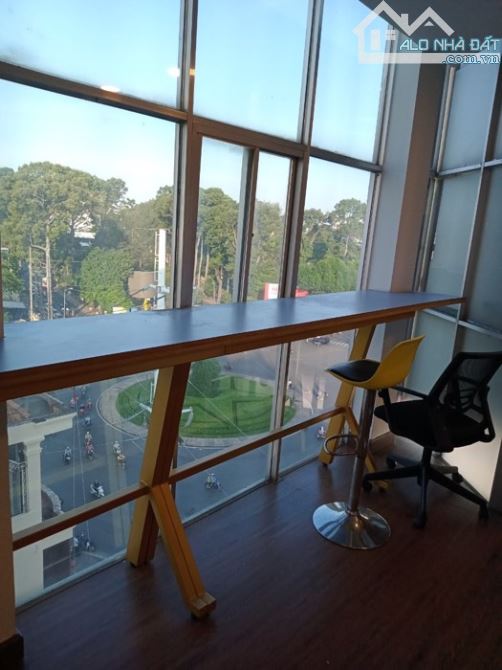 NGAY NGÃ SÁU CỘNG HÒA TÒA CAO ỐC - HẦM 7 TẦNG - KHU ĐẤT VÀNG KD ĐỈNH TN HƠN 200TR/TH. - 2