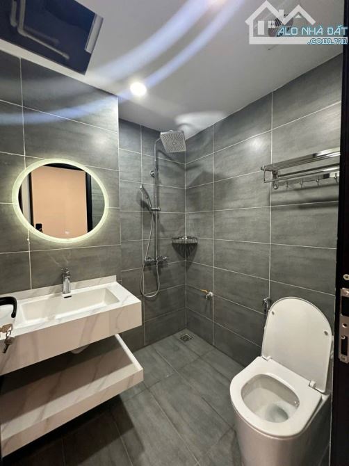 NHÀ CHU HUY MÂN,LONG BIÊN , 70M2,5T, LÔ GÓC,THANG MÁY KÍNH,GARA Ô TÔ,KINH DOANH TỐT - 2